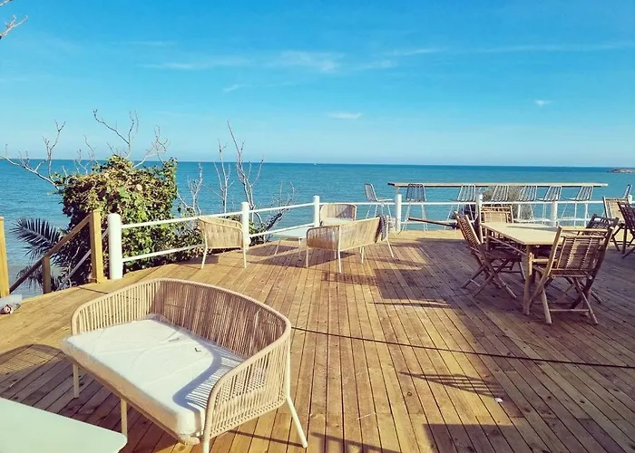Bahia De Montecarlo בית הארחה